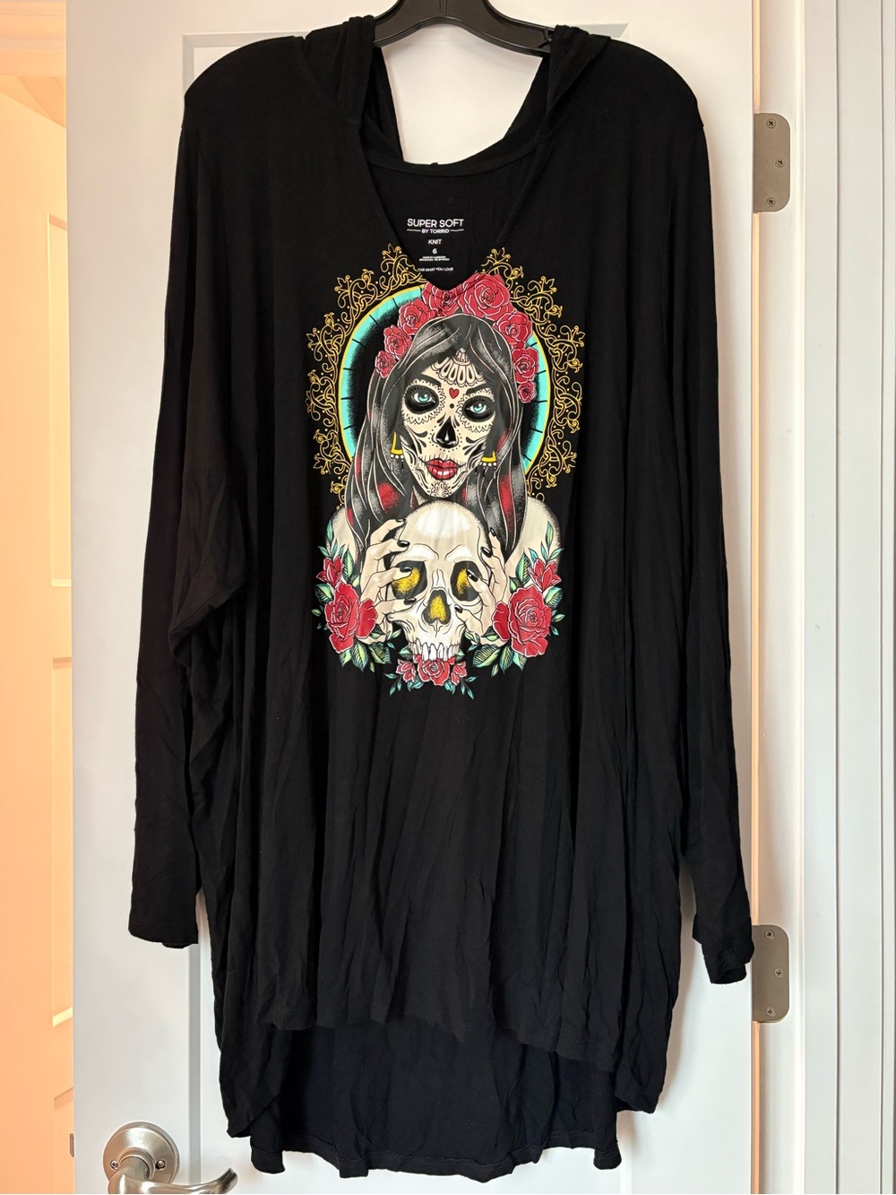 Black Torrid Size 6 Tshirt hoodie with sugar skull woman goth grunge whimsigoth